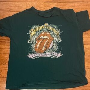 Comfy, lazy stay at home Tee. Size small but fits a medium as well.